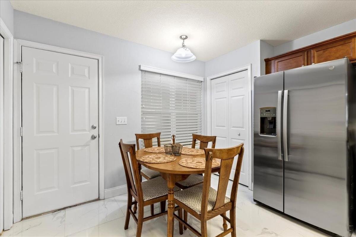 King Bed Cozy Townhouse 10 Min From Uf Villa Gainesville Exterior photo